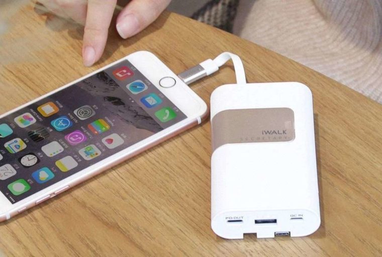 WHY YOU SHOULD HAVE A POWER BANK